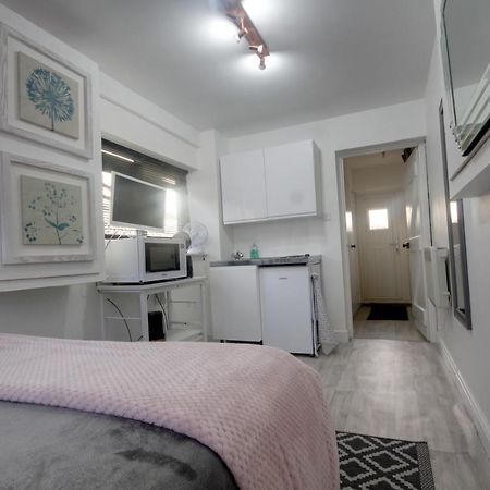 Bed and Breakfast Winstree Road Lexden Екстер'єр фото