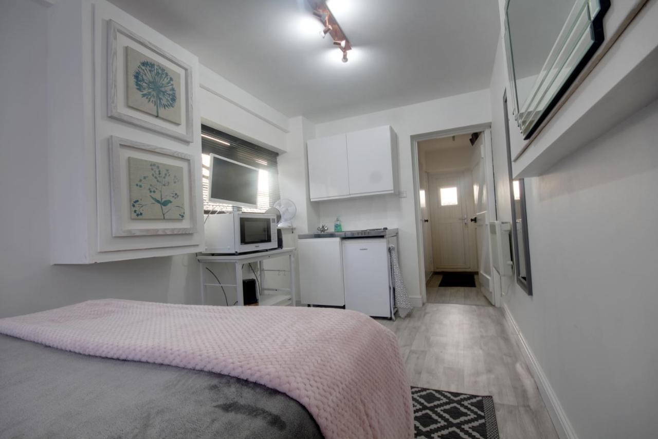 Bed and Breakfast Winstree Road Lexden Екстер'єр фото